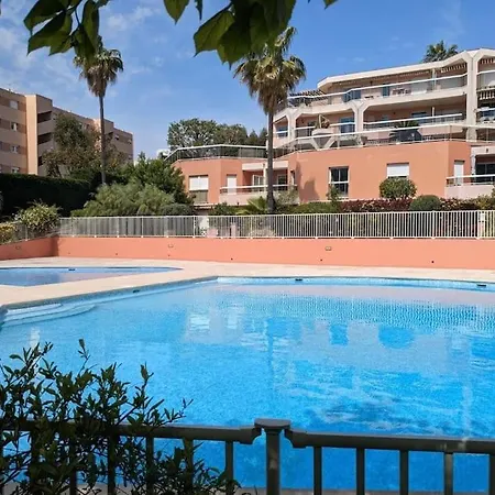 Appartement Vue Mer Sur Les Hauteurs De *