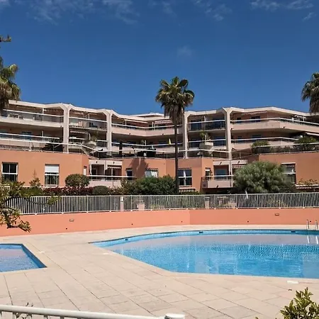 Appartement Vue Mer Sur Les Hauteurs De *