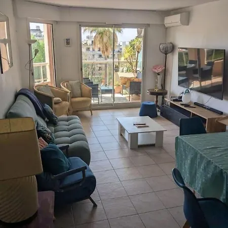 Vue Mer Sur Les Hauteurs De Nice