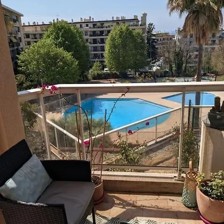 Appartement Vue Mer Sur Les Hauteurs De *